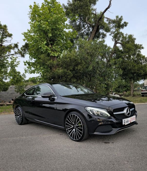 Mercedes-Benz  coupe amg Elegância, desportividade e conforto num só carro. Vendo Mercedes C 220 Coupé AMG Line de