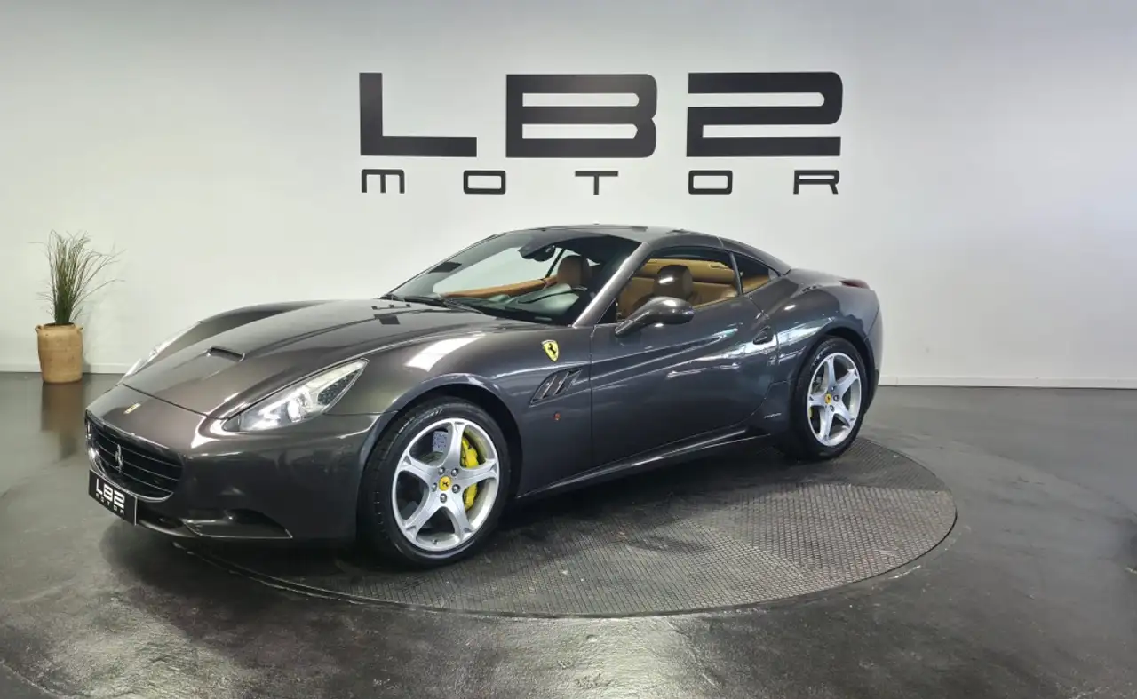 Ferrari California Ferrari California Gris
