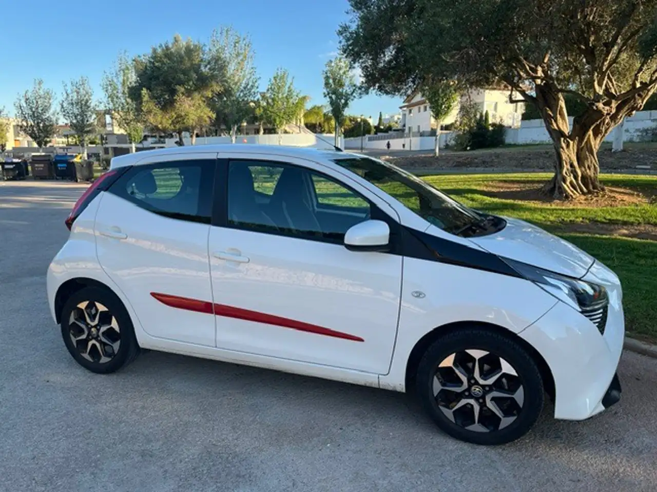 Toyota Aygo Aygo 70 x-play x-shift x-play
