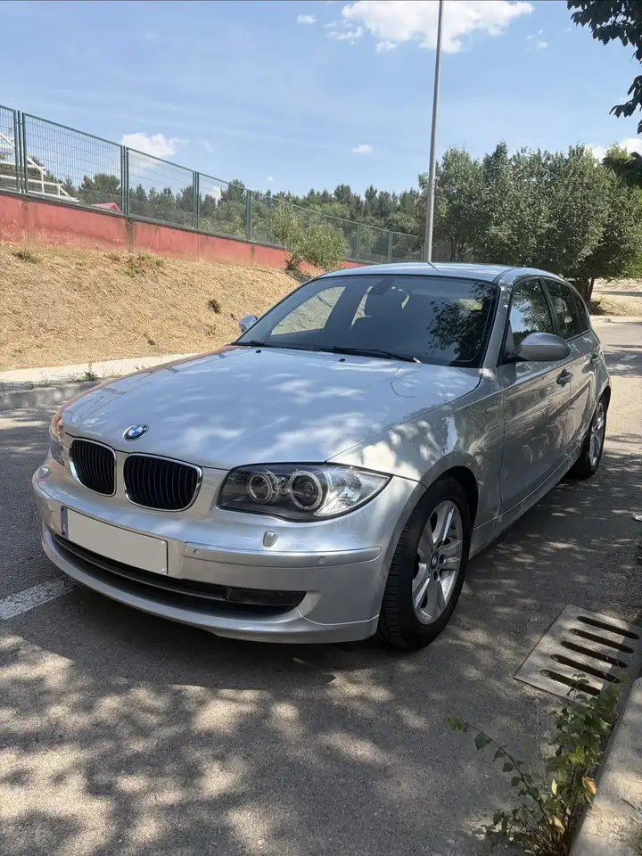 BMW 118 d Libro Oficial y muy cuidado