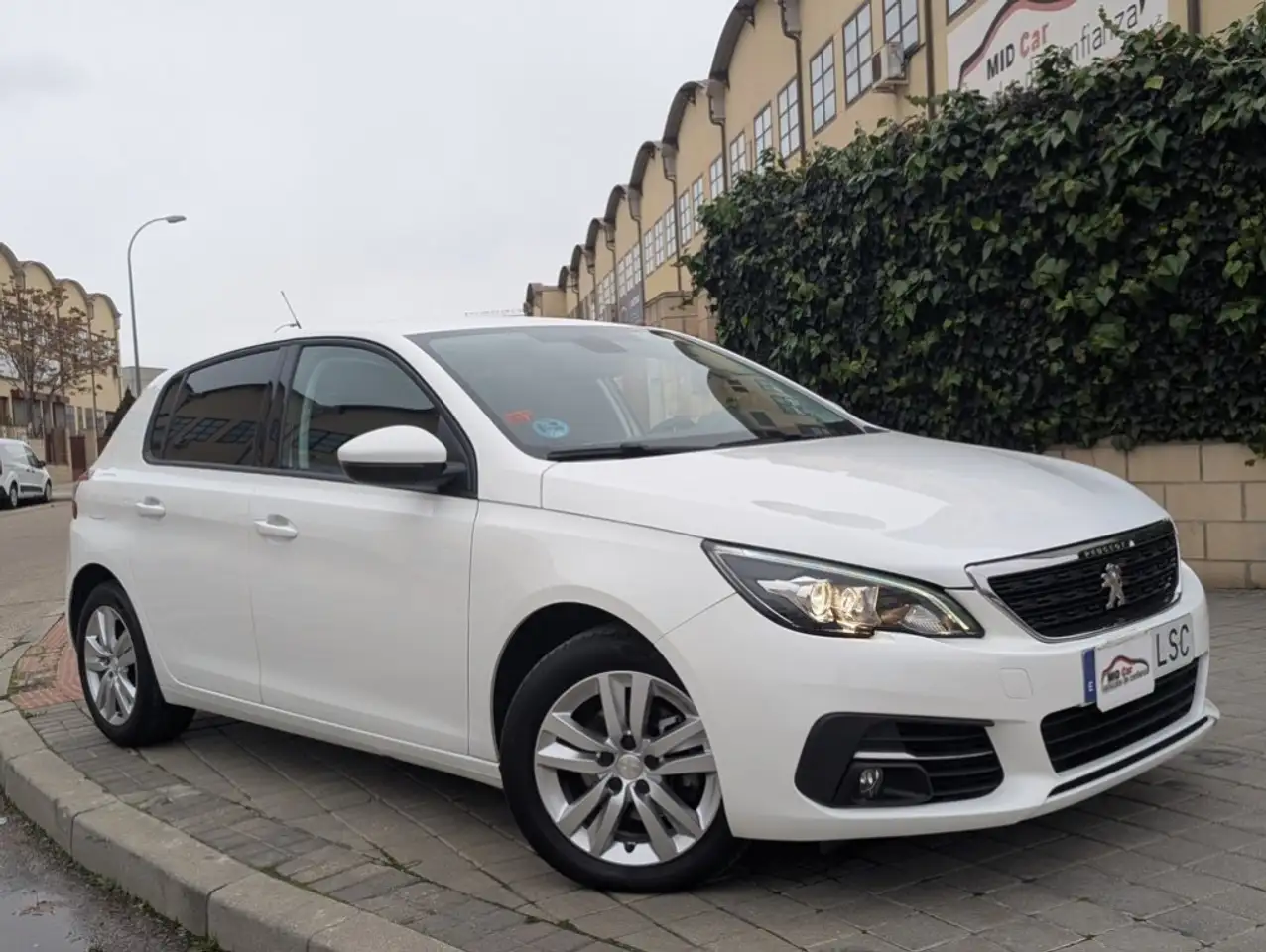 Peugeot 308 1.5 BlueHDi S&S Allure EAT8 130