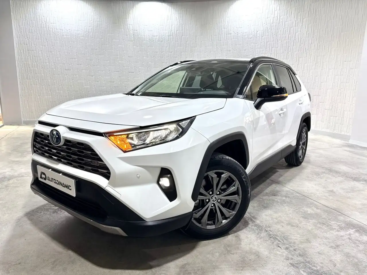 Toyota RAV 4 2.5 hybrid 2WD Advance