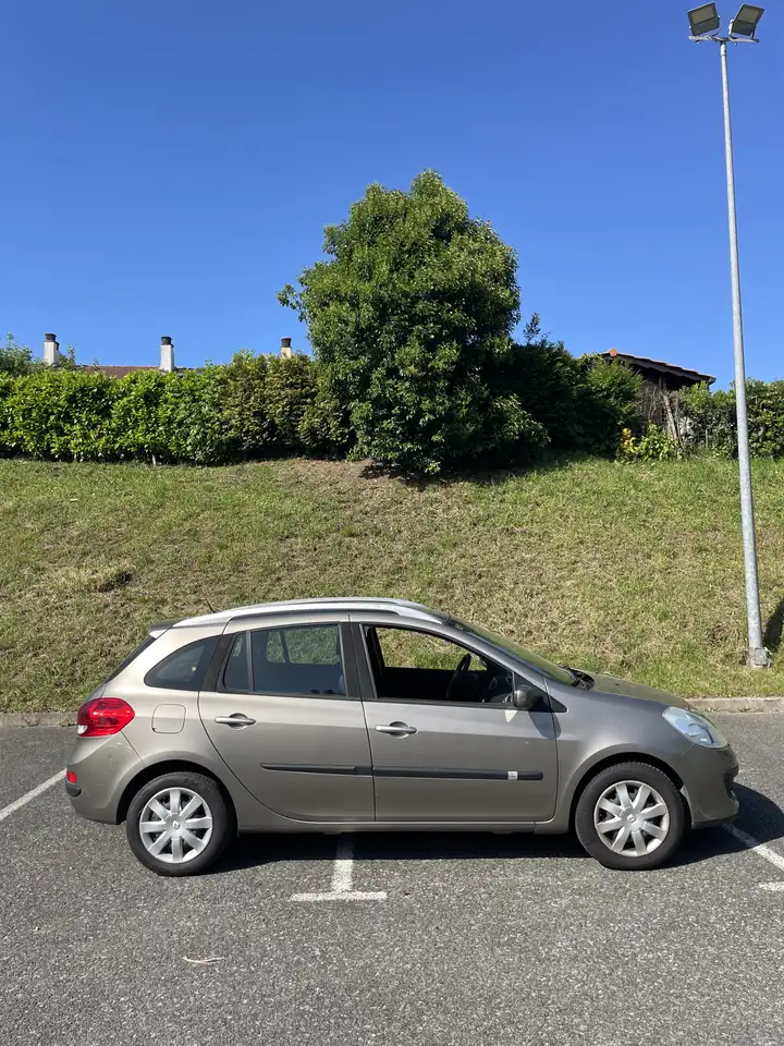 Renault Clio Exception Familiar