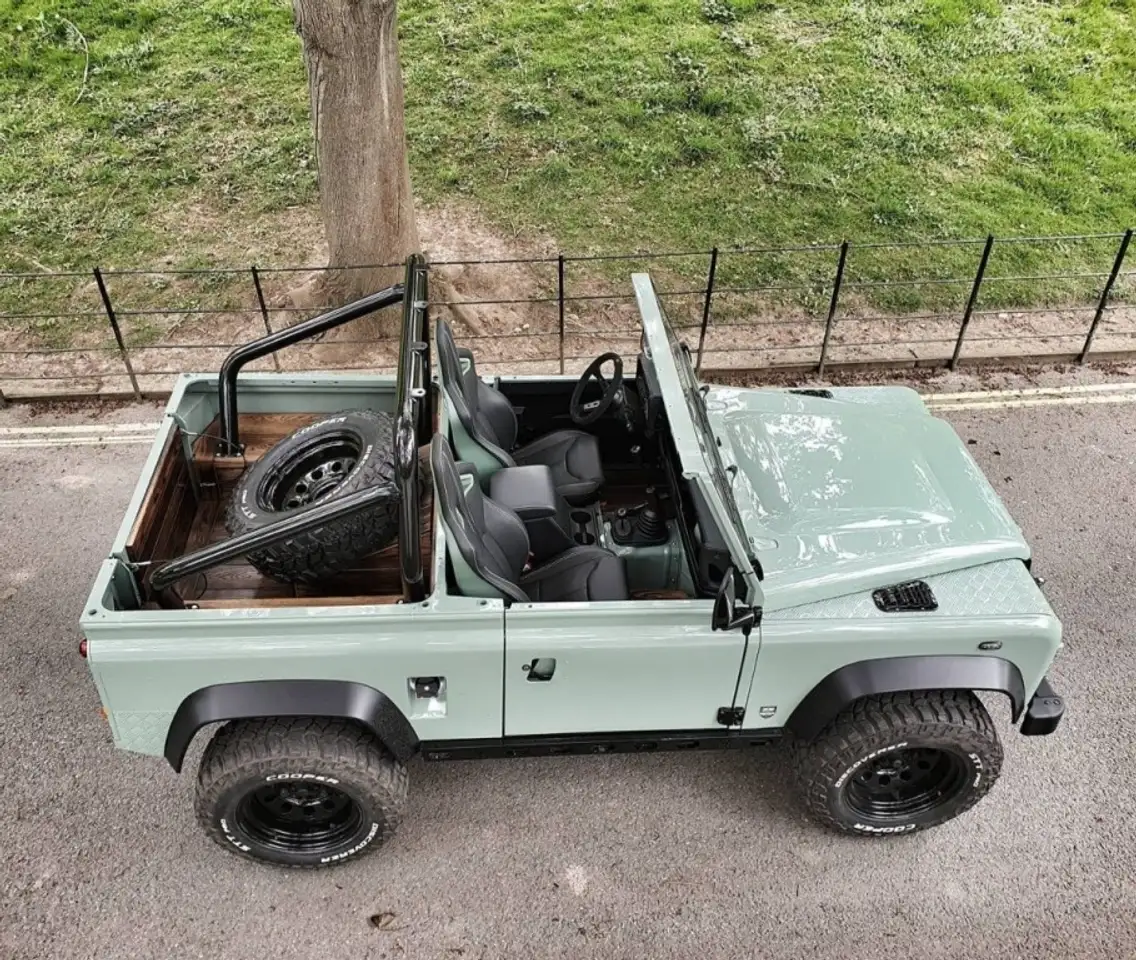Land Rover Defender 90 2.5Td5 SW E