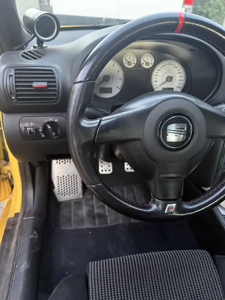SEAT Leon León 1.8 20v T 225 Cupra R