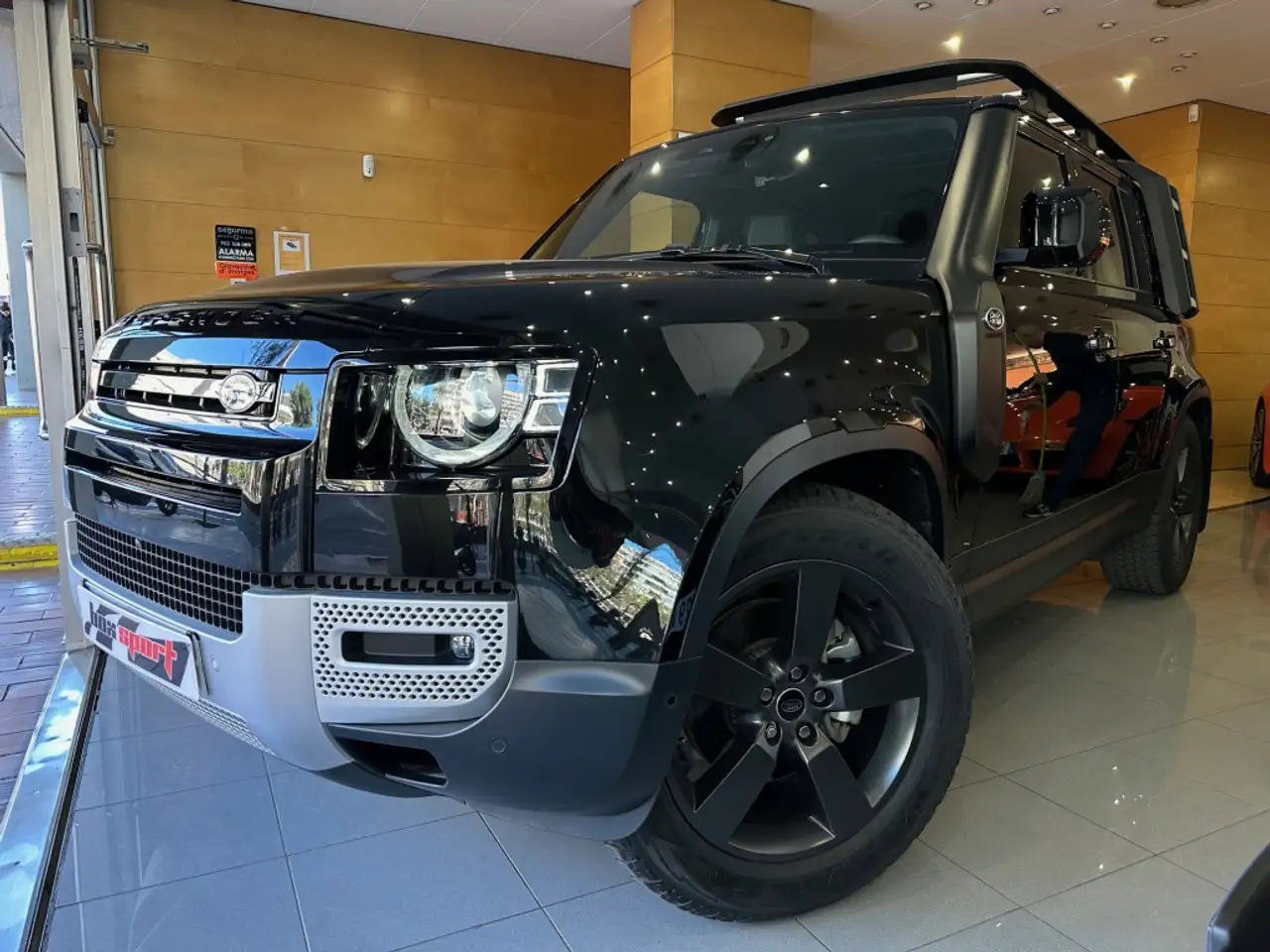 Land Rover Defender 110 3.0D l6 MHEV Hard Top SE AWD Aut. 250