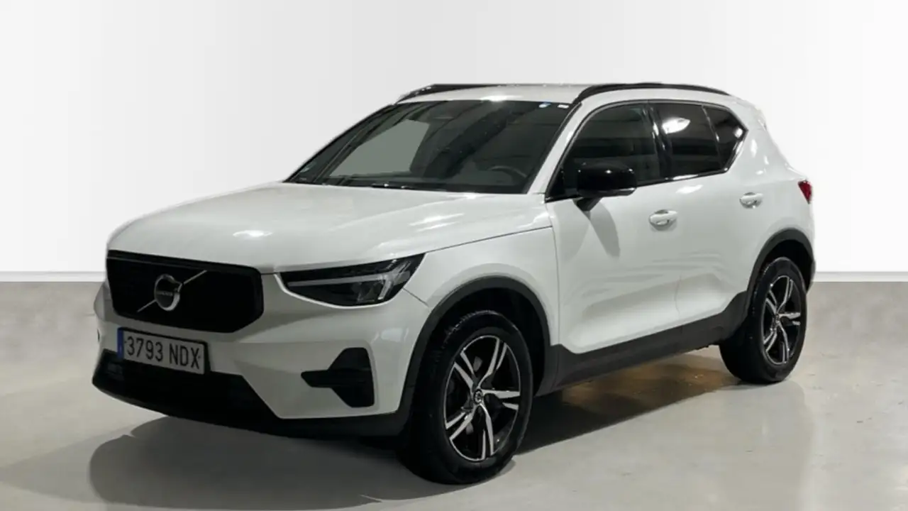 Volvo XC40 2.0 B3 PLUS DARK AUTO 5P