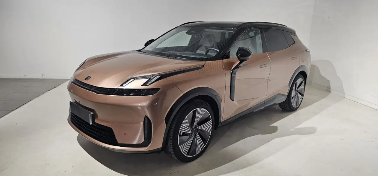 Lynk & Co 08 1.5 PHEV More
