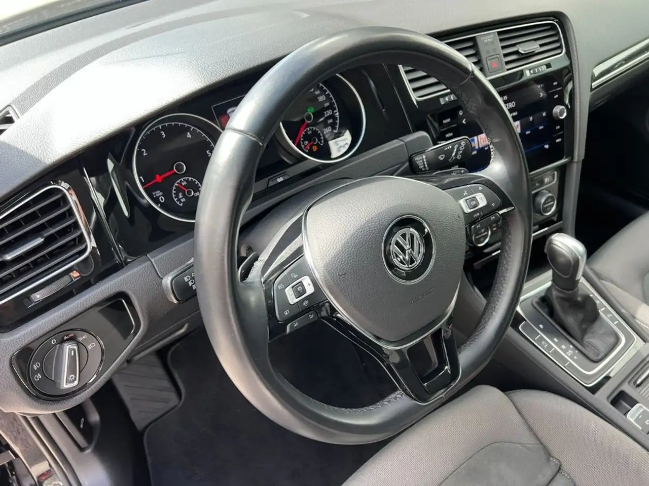 Volkswagen Golf 2.0TDI Sport DSG7 110kW