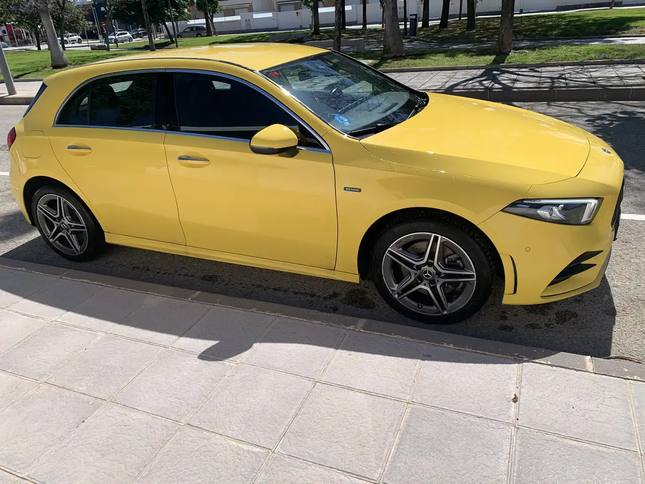 Mercedes-Benz a-250 Mercedes-Benz A 250 250e 8G-DCT