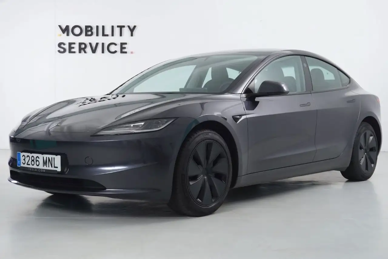Tesla Model 3 RWD