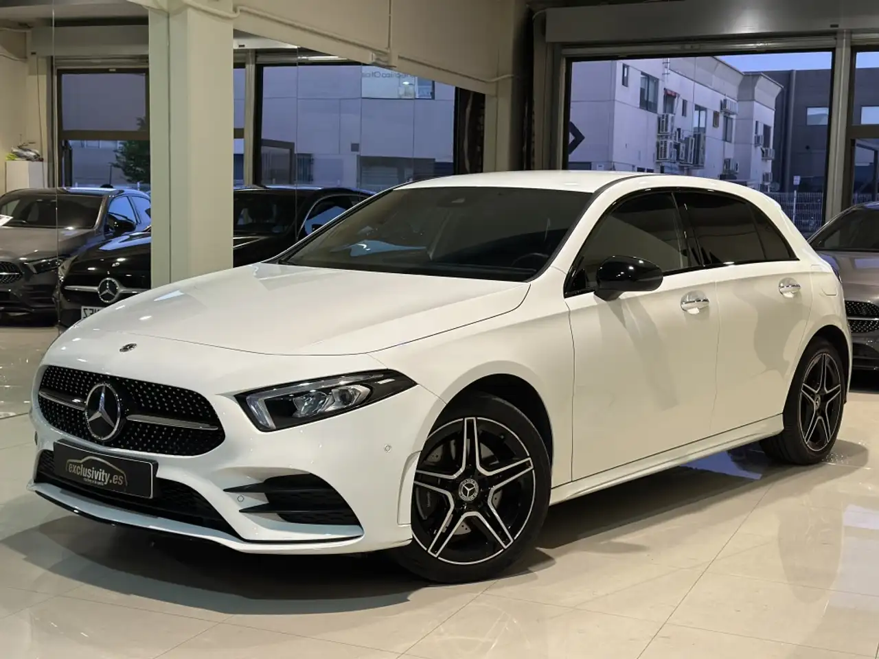 Mercedes-Benz a-250 250e 8G-DCT