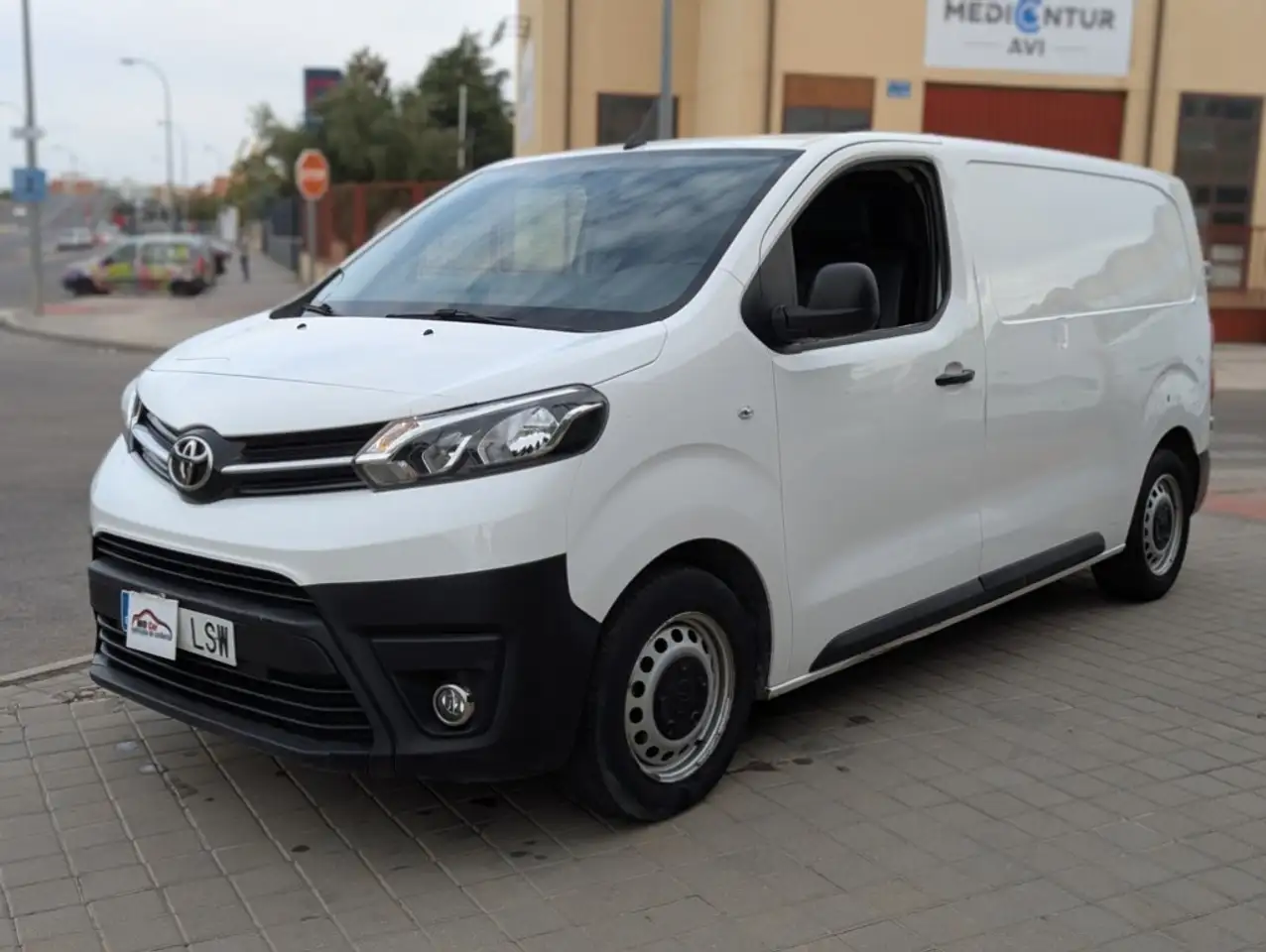Toyota Proace Van Media 1.5D Business 100 Proace Van Media 1.5D Business 100