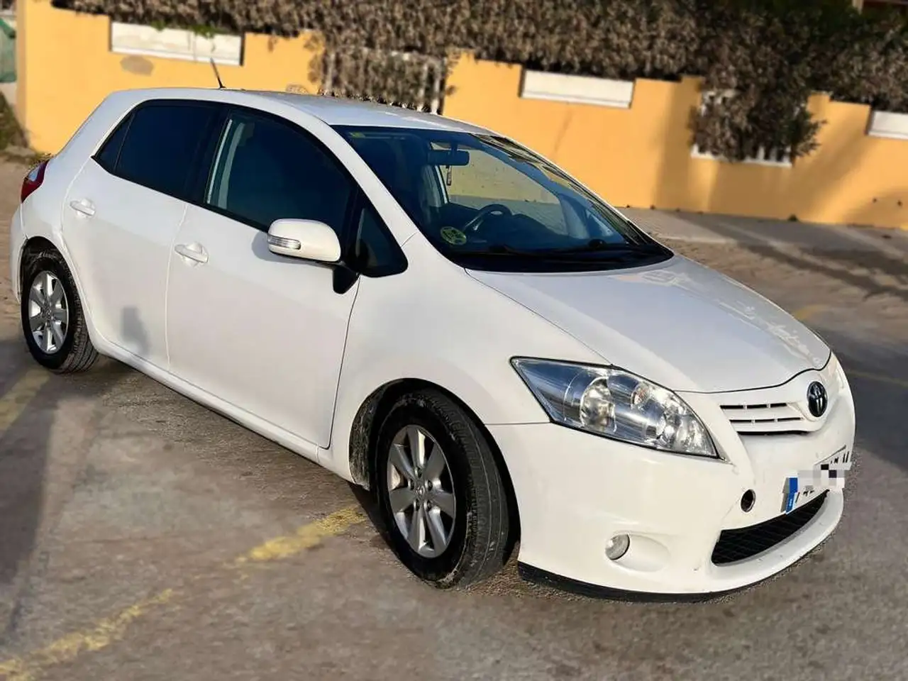 Toyota Auris 90D Live