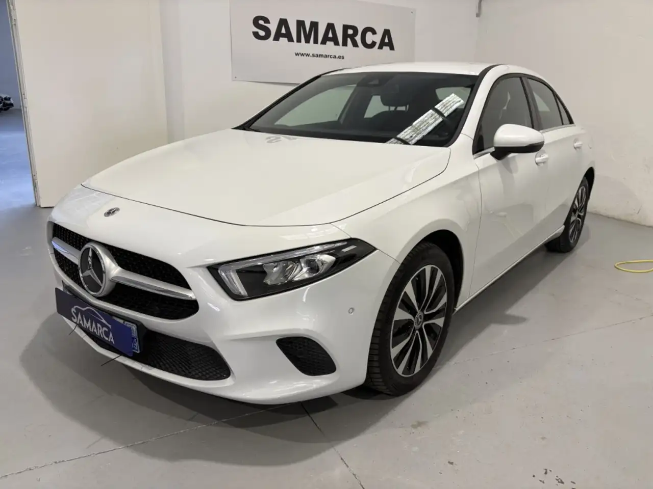 Mercedes-Benz a-250 250e Sedán 8G-DCT