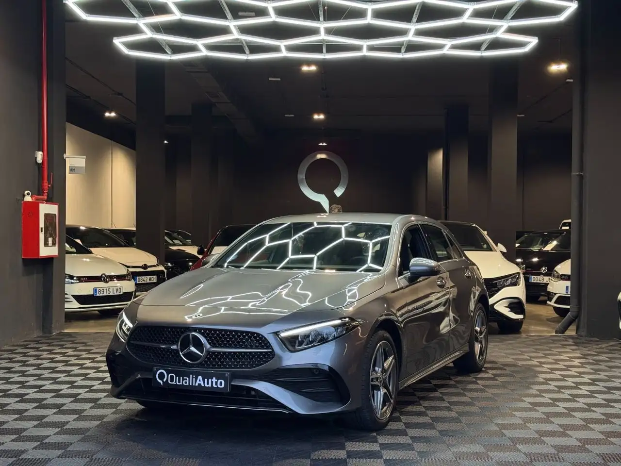 Mercedes-Benz a-250 e con tecnologia hibrida EQ Sedan