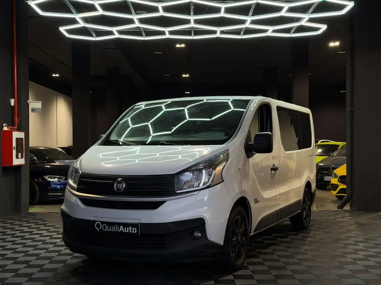 Opel Vivaro Combi 9 1.6CDTi S/S 27 L1 Plus 120 Vivaro Combi 9 1.6CDTi S/S 27 L1 Plus 120