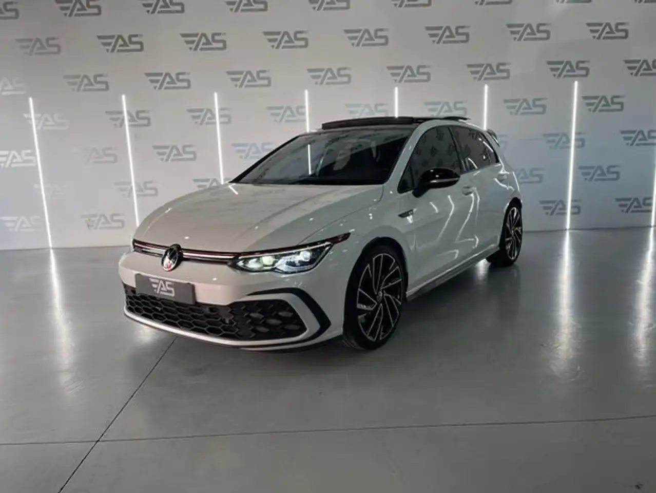 Volkswagen Golf GTI 2.0 TSI DSG 180kW