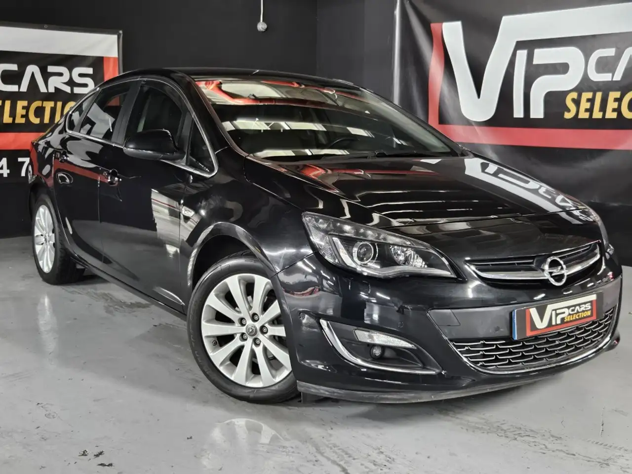 Opel Astra Berlina Automático de 5 Puertas