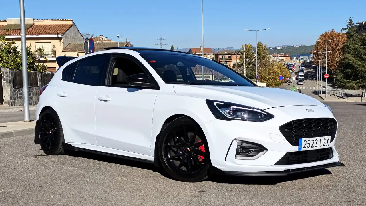 Ford Focus 1.0 Ecoboost MHEV ST Line X 125