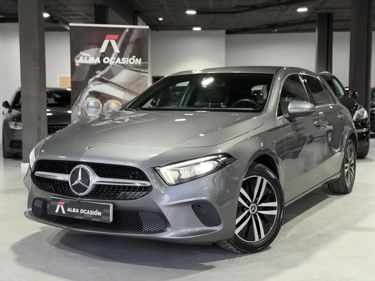 Mercedes-Benz a-250 250e 8G-DCT