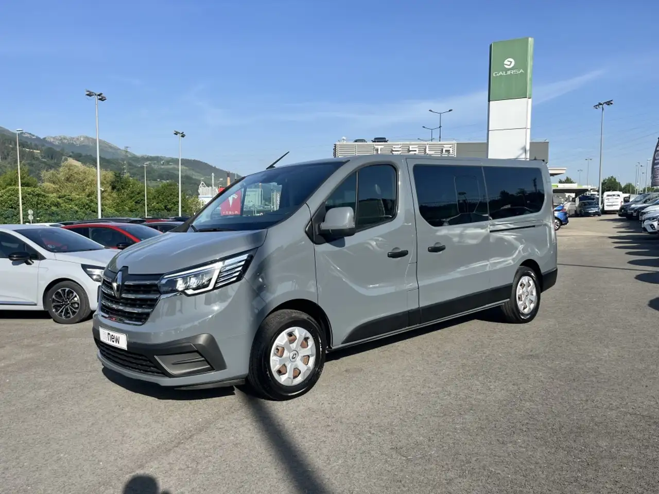 Renault Trafic 2.0 ENERGY BLUEDCI 81KW AUTHENTIC 110 4P 9 Trafic 2.0 ENERGY BLUEDCI 81KW AUTHENTIC 110 4P 9