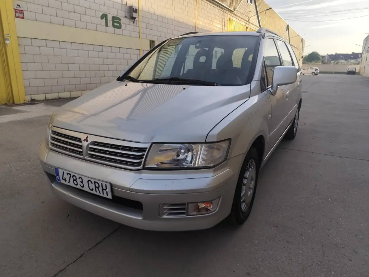 Mitsubishi Space Wagon 2.4 GDI GLX