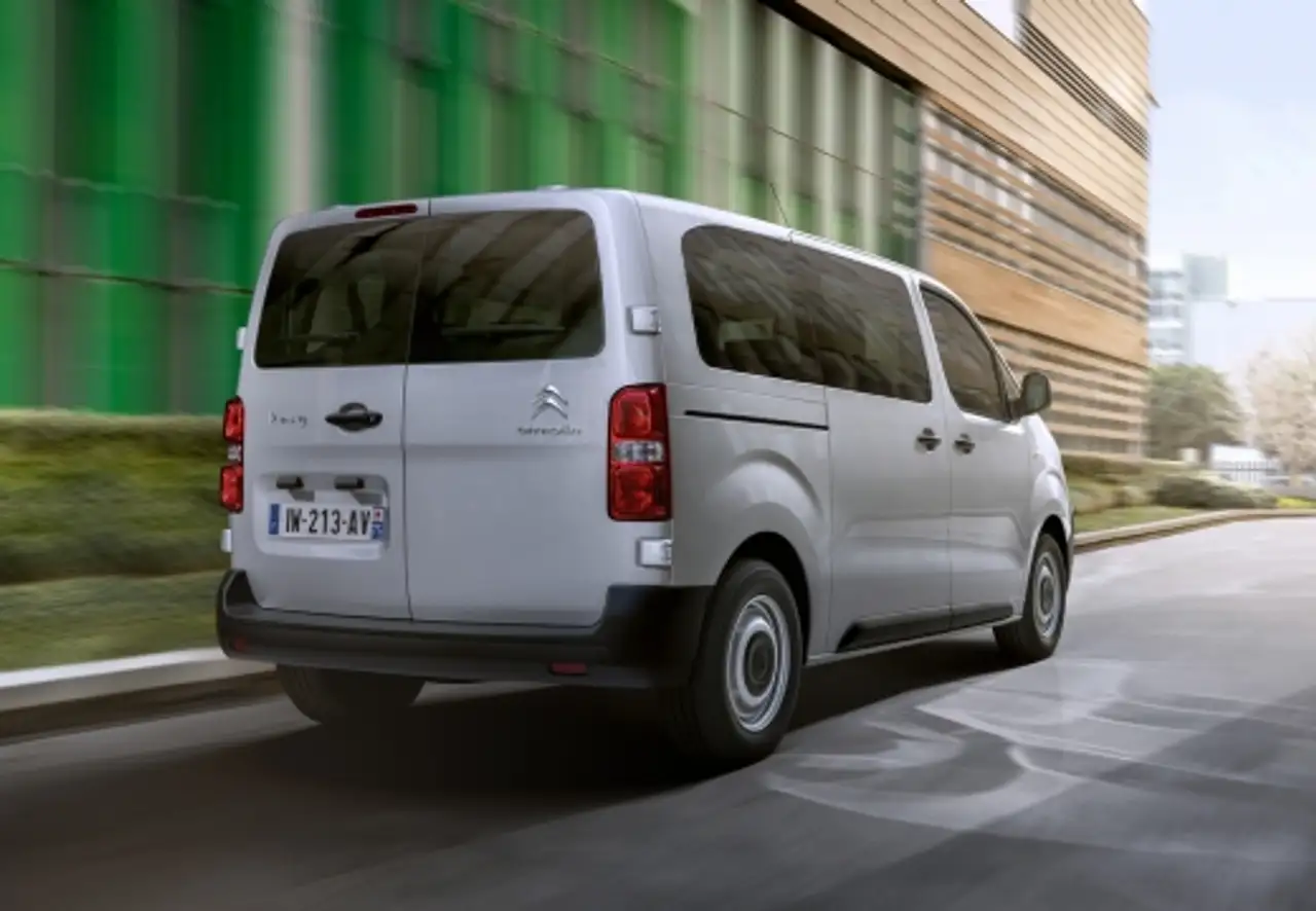 Citroën Jumpy Combi 1.5 BlueHDI Talla M Confort 120 S&S Jumpy Combi 1.5 BlueHDI Talla M Confort 120 S&S