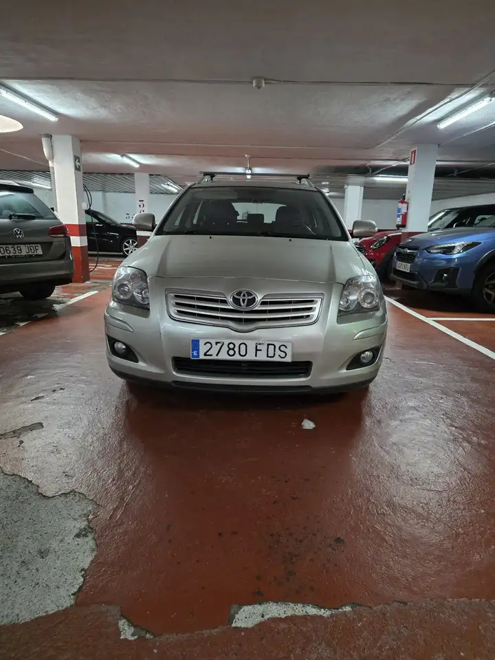 Toyota Avensis Wagon 2.0 D4-D Sol