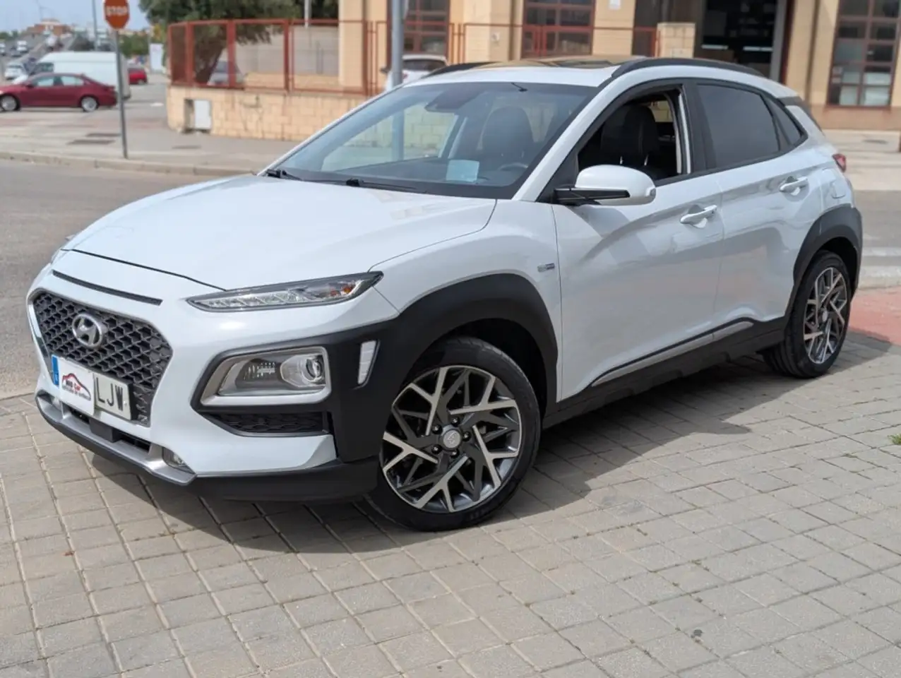Hyundai Kona HEV 1.6 GDI DT Style Sky