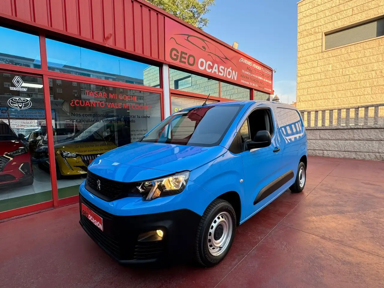 Peugeot Partner 1.5BlueHDI Pro Standard 600kg 75 Partner 1.5BlueHDI Pro Standard 600kg 75