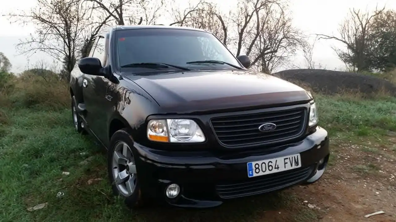 Ford F 150 SVT Lightning