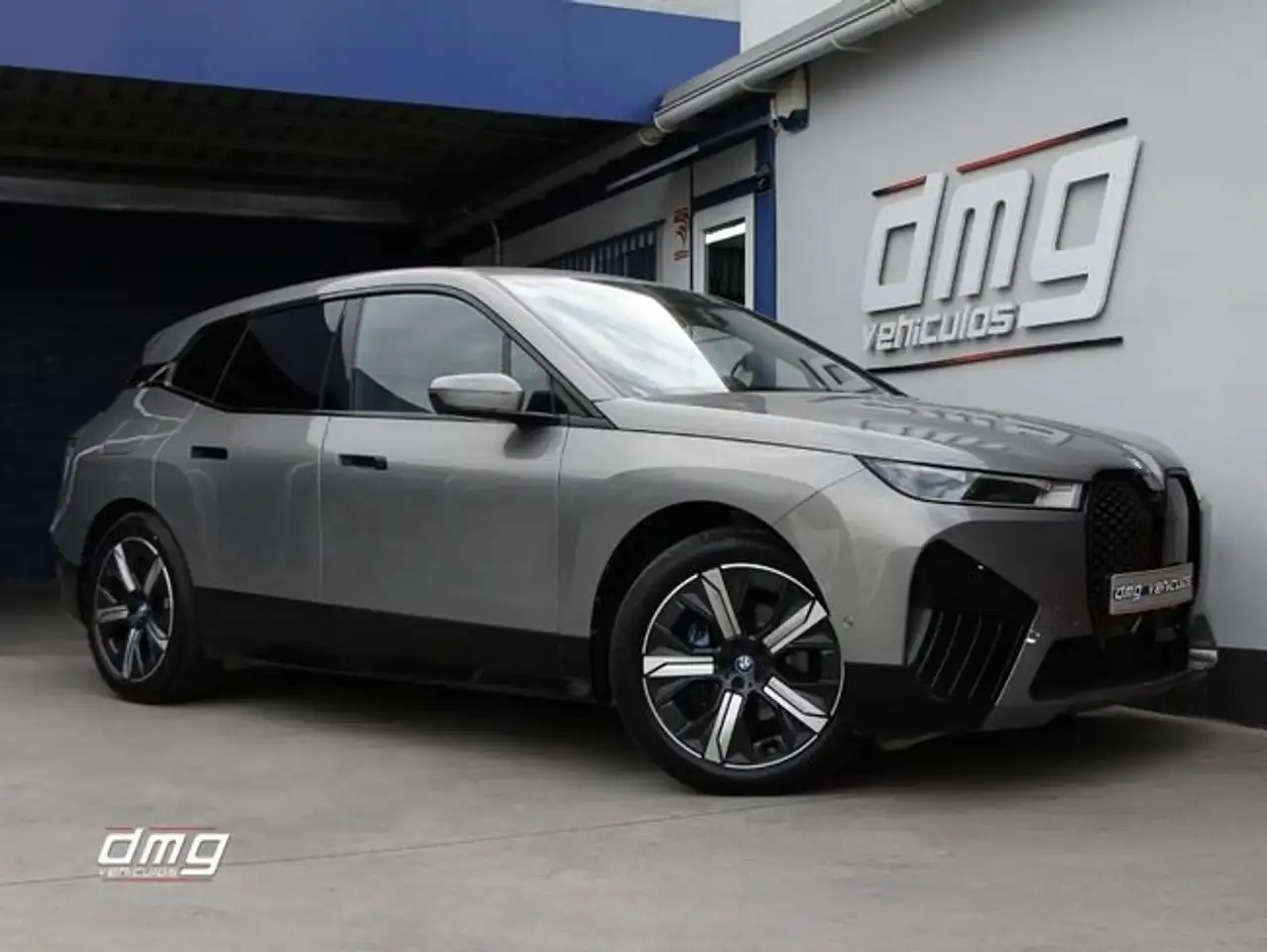 BMW iX xDrive 40