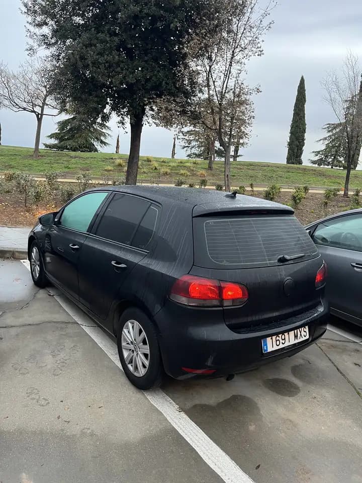 Volkswagen Golf Standard Model