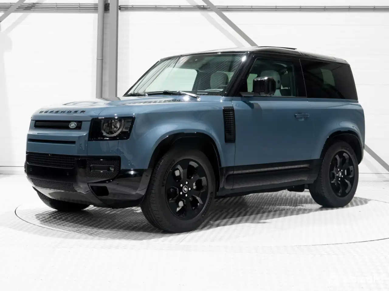 Land Rover Defender 90 3.0D l6 MHEV X-Dynamic SE AWD Aut. 250