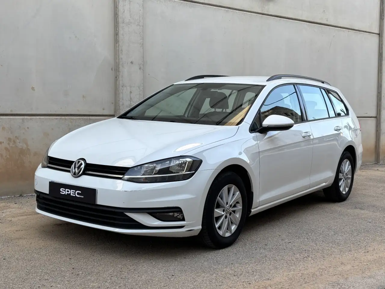 Volkswagen Golf Variant 1.6TDI Business and Navi Ed.