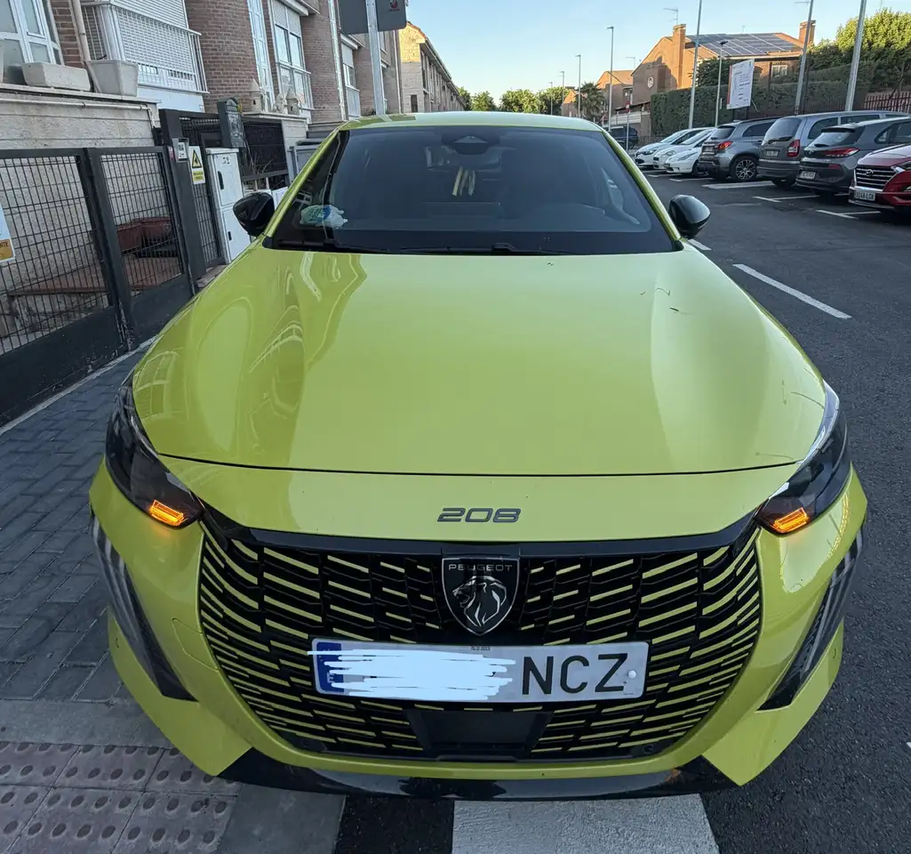 Peugeot 208 1.2 Hybrid GT e-DCS6 145