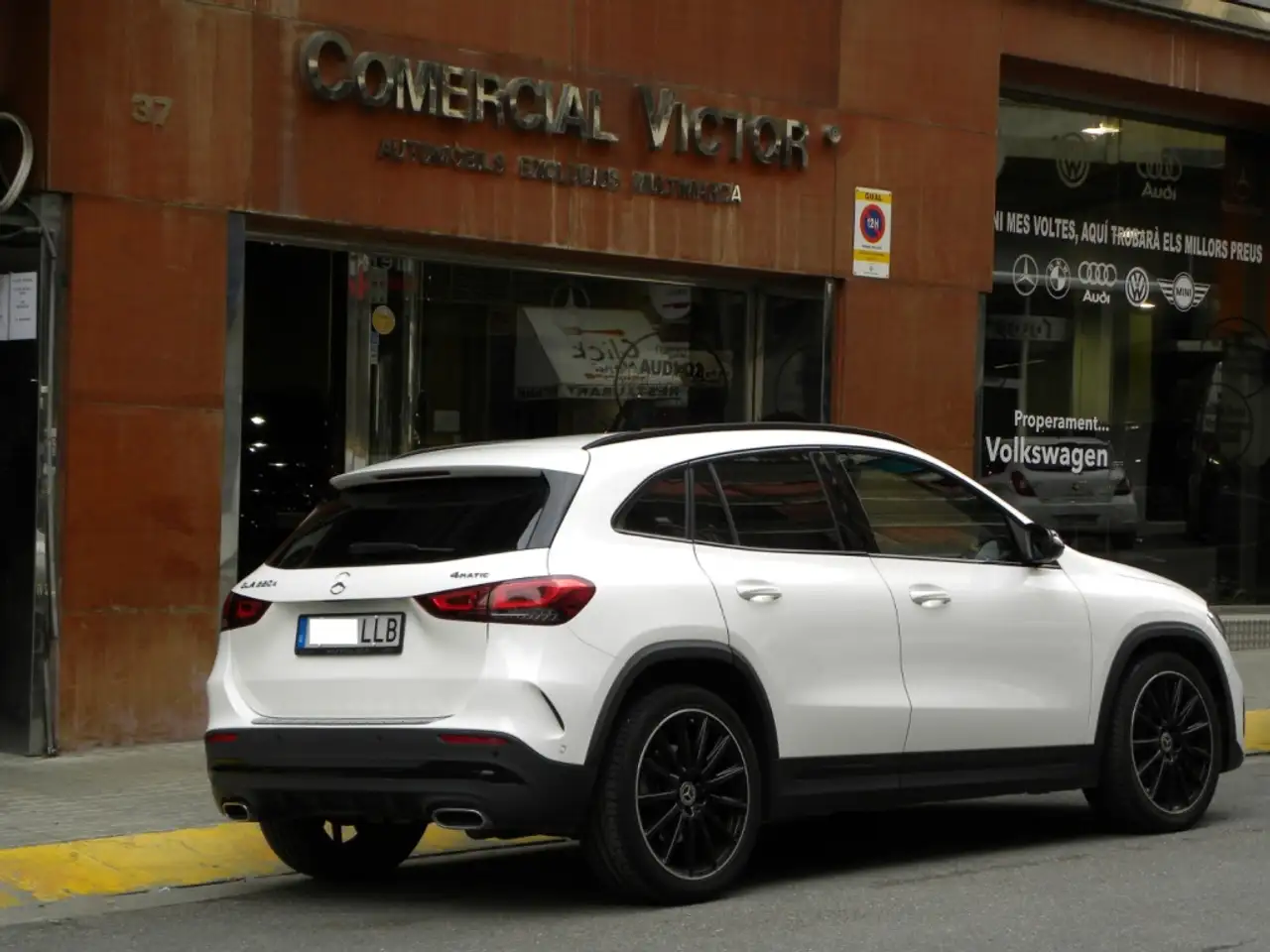 Mercedes-Benz GLA 220 220d 4Matic 8G-DCT