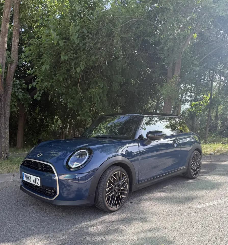 MINI Cooper C Favoured Trim