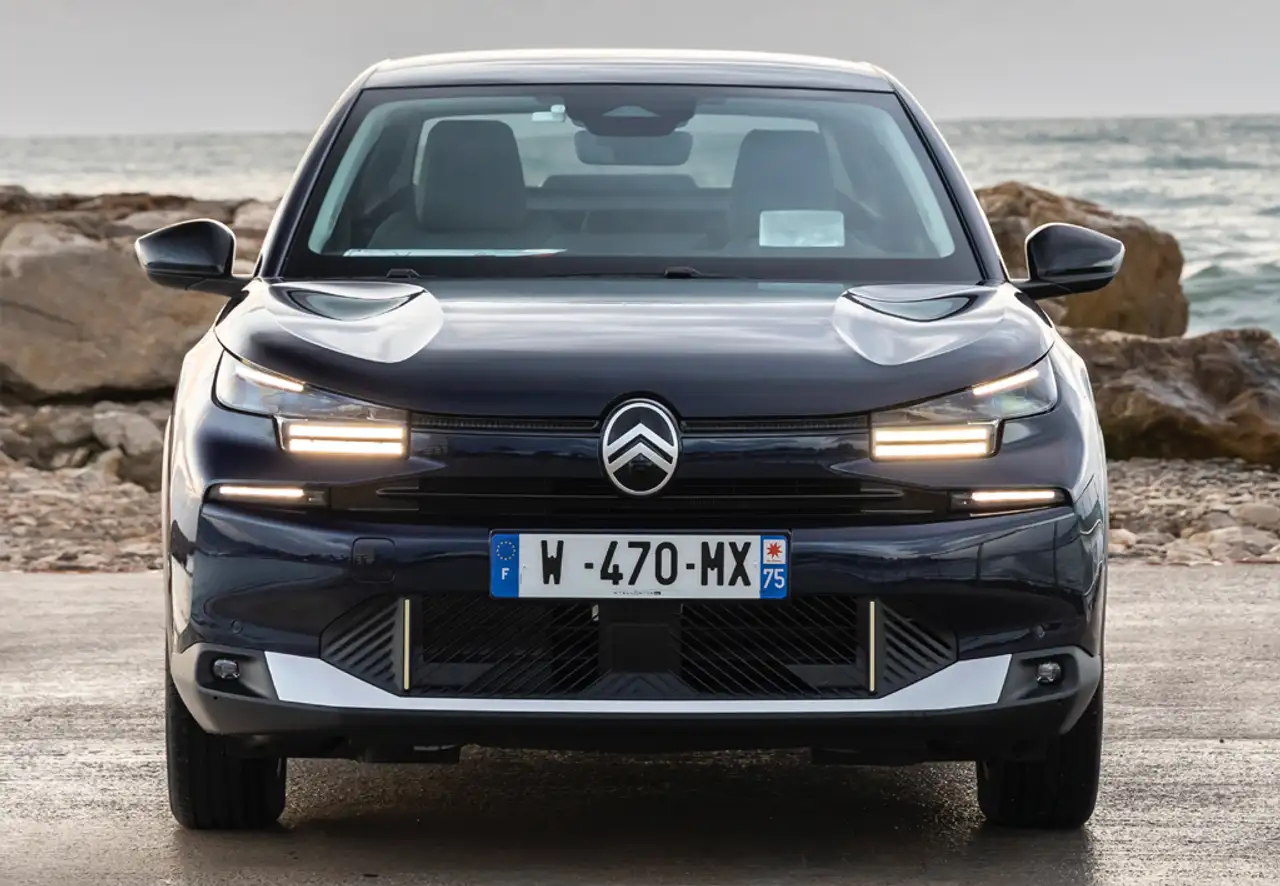 Citroën C4 X 1.2 PureTech Plus S&S EAT8 130
