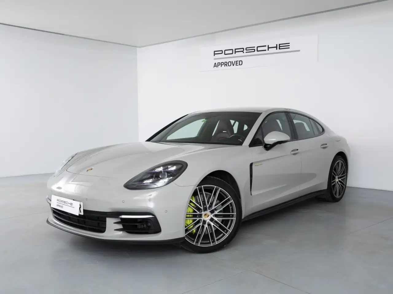 Porsche Panamera 4 e-Hybrid
