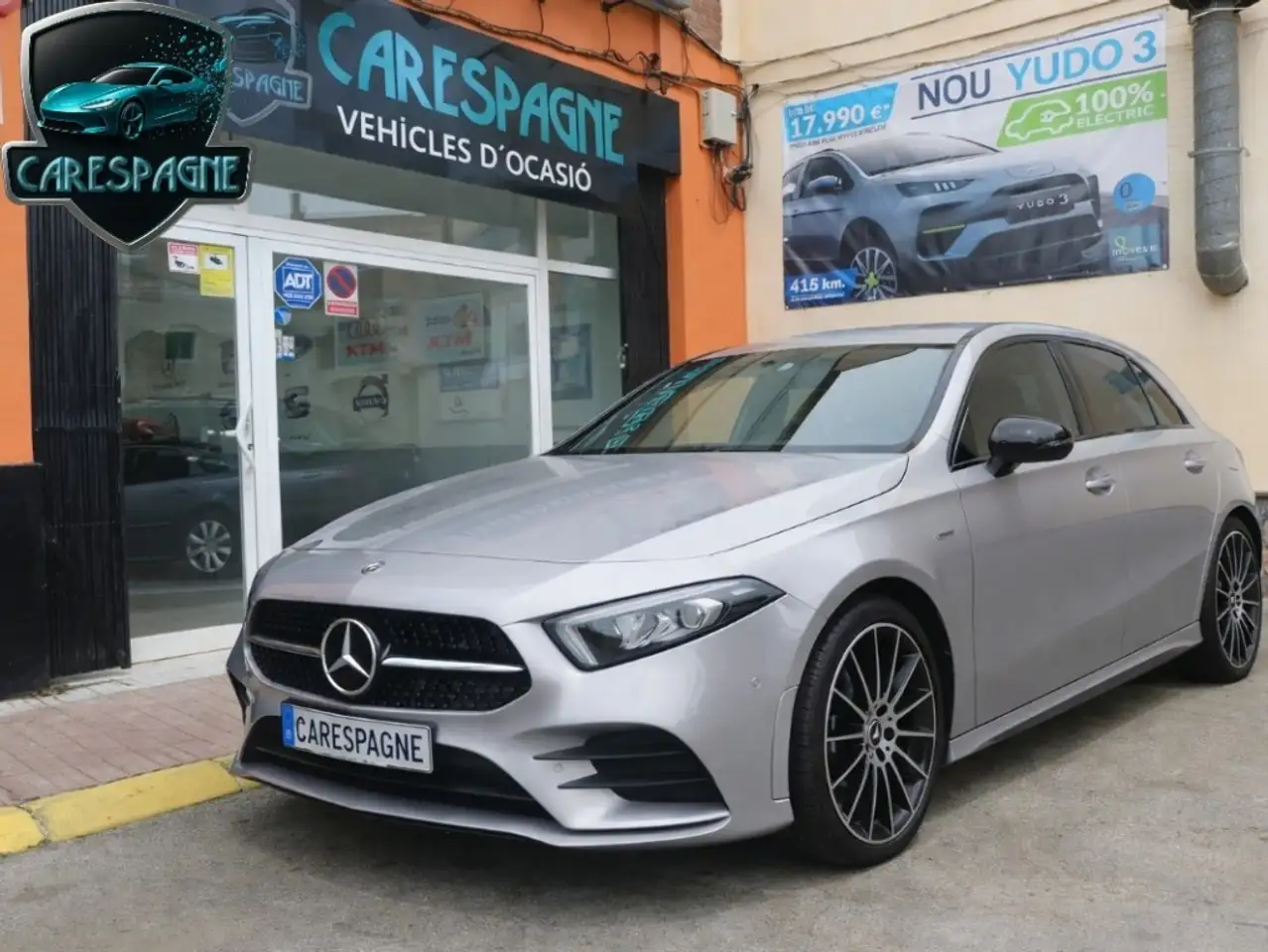 Mercedes-Benz A 200 200d Sedán 8G-DCT