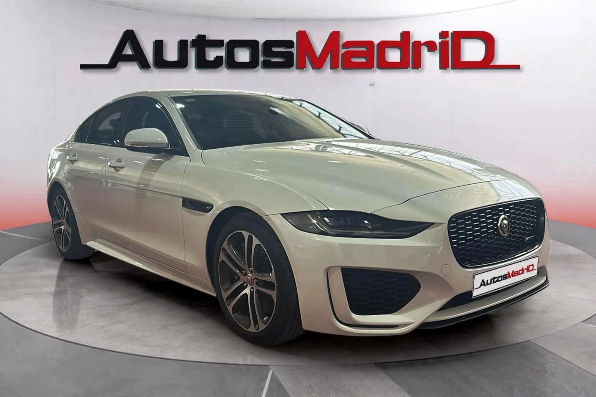 Jaguar XE 2.0 I4 184kW (250CV) RWD AT R-Dynamic S