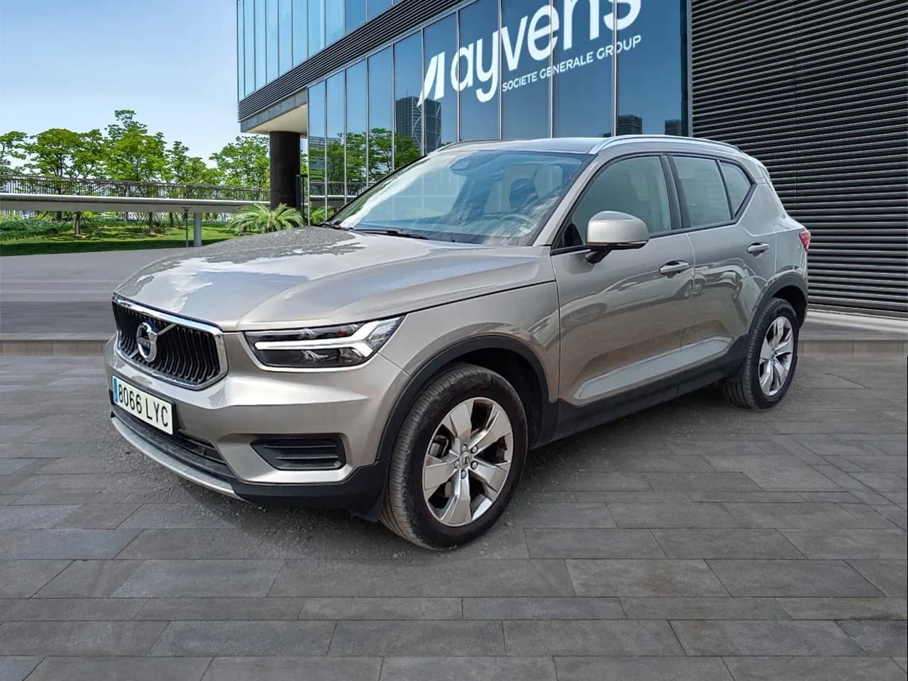 Volvo XC40 2.0 B3 G Momentum Pro Auto