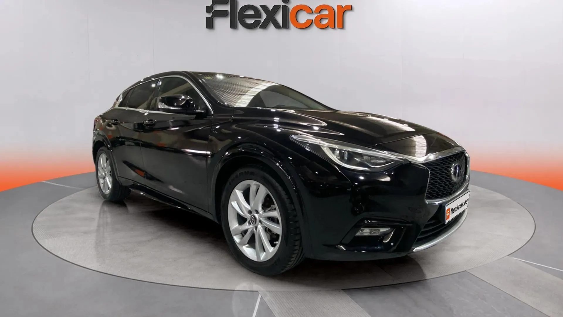 Infiniti Q30 1.5D PREMIUM TECH