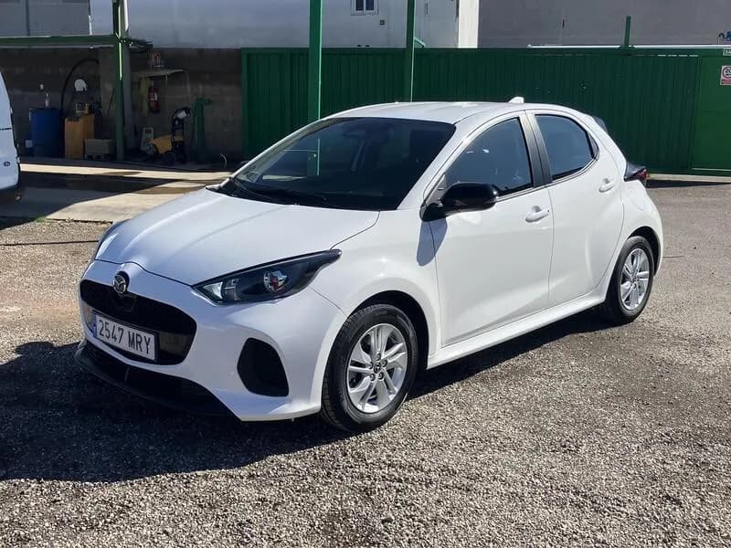 Mazda 2 Hybrid 1.5 85 kW (116 CV) Centre-line