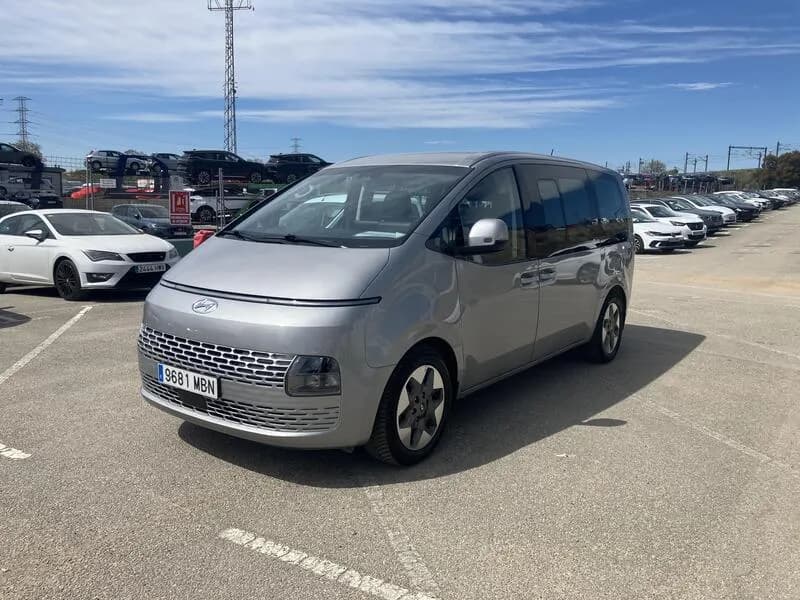 Hyundai STARIA 2.2 CRDI Tecno 9S