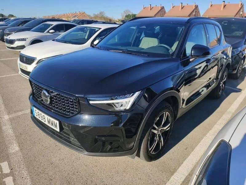 Volvo XC40 2.0 B3 G Plus Dark