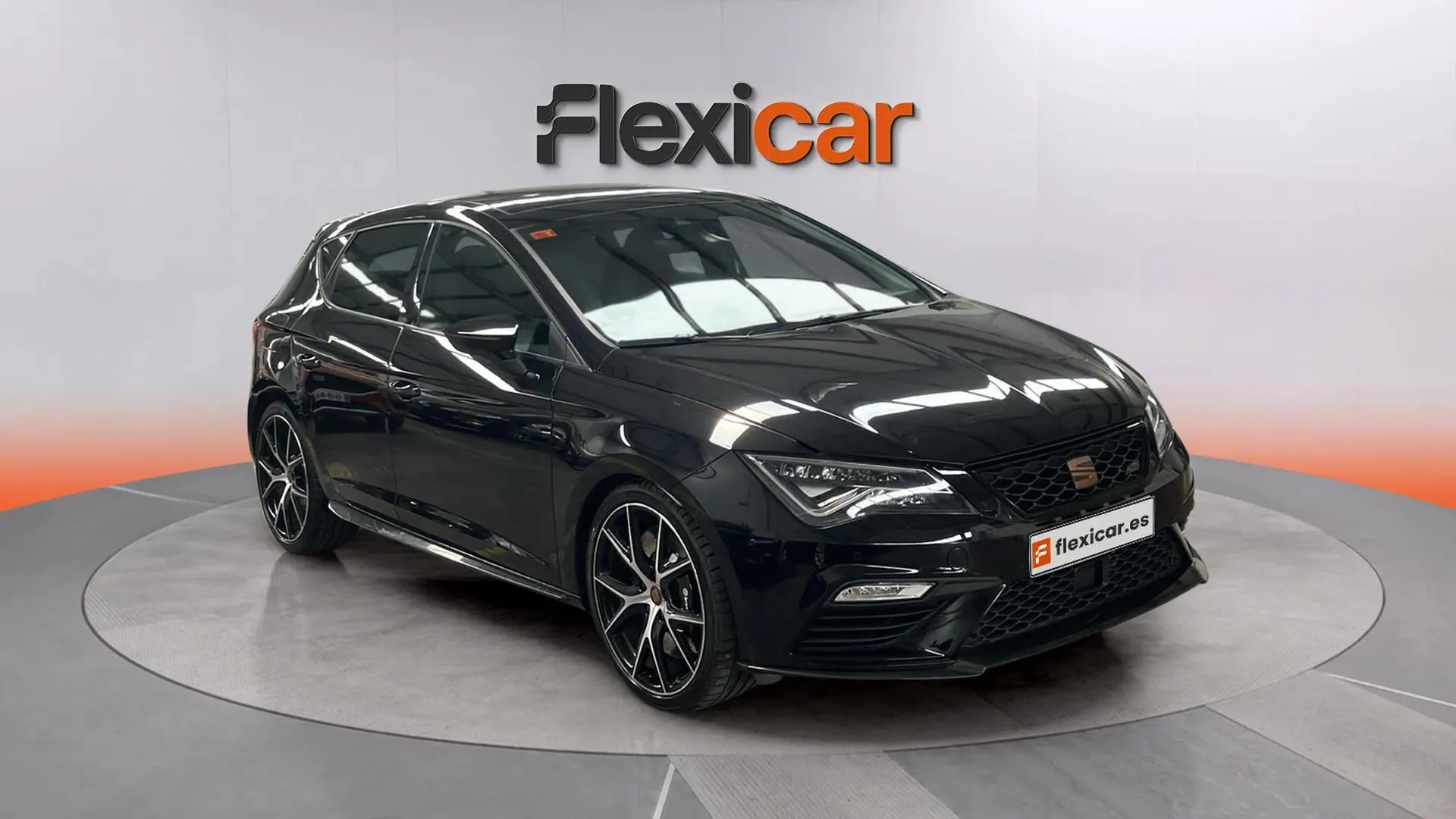 SEAT Leon 2.0 TSI 213kW DSG-7 Cupra Black Carbon