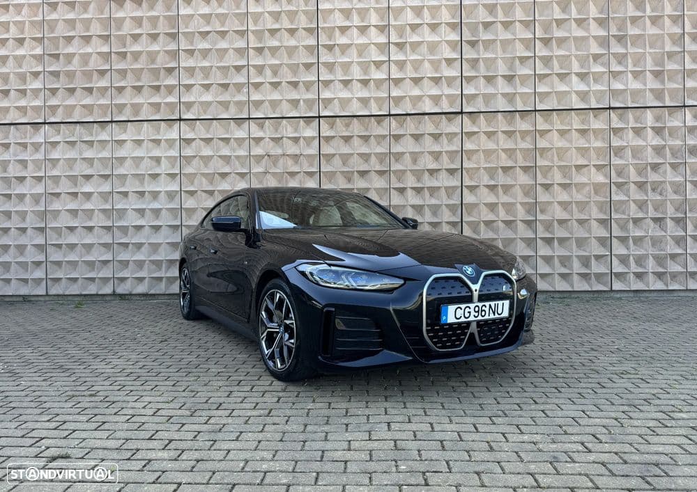 BMW eDrive40 Pack Desportivo M